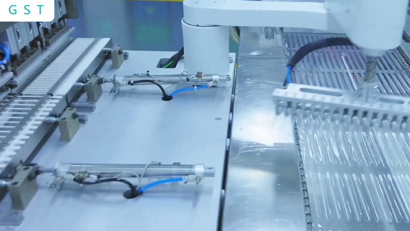 注塑机五轴伺服机械手：如何评估性价比与适用性**